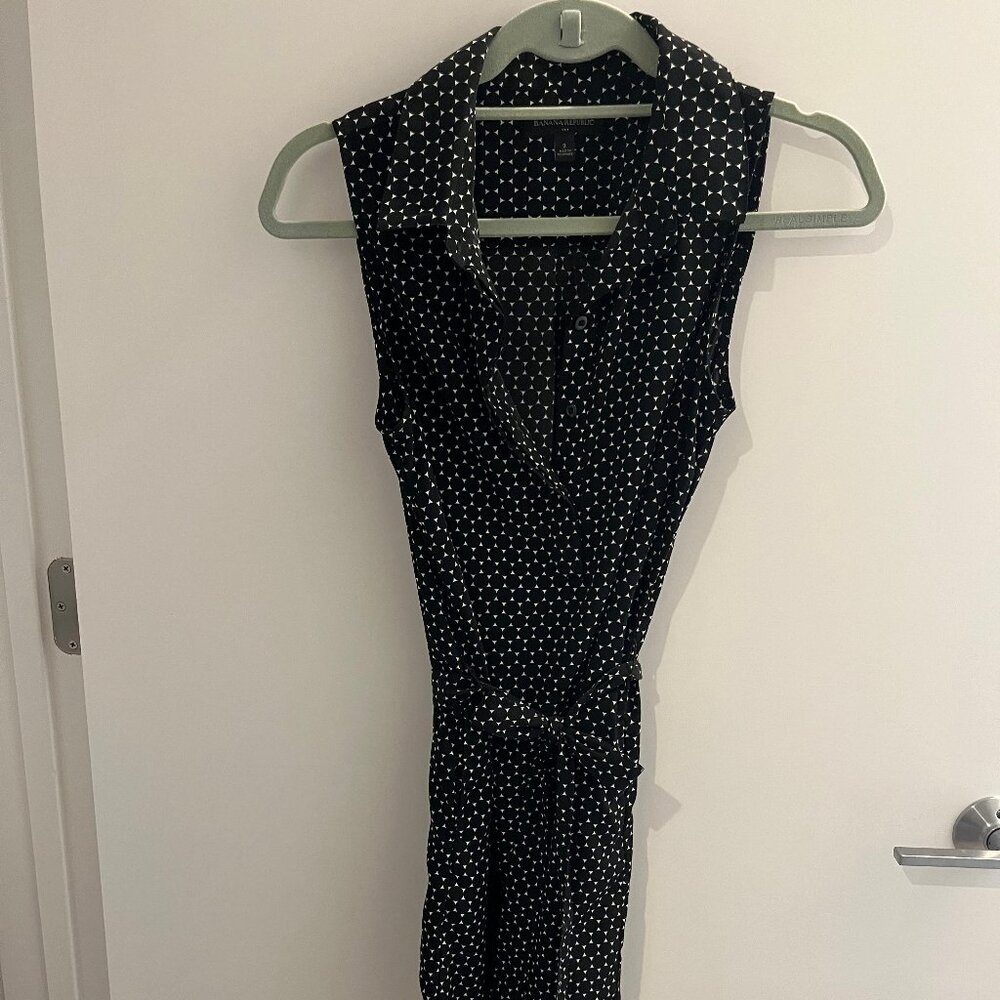 Banana Republic Printed Shirt Dress | Black & White | Belted Waist | Size 2
